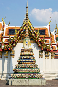 wat pho stupa